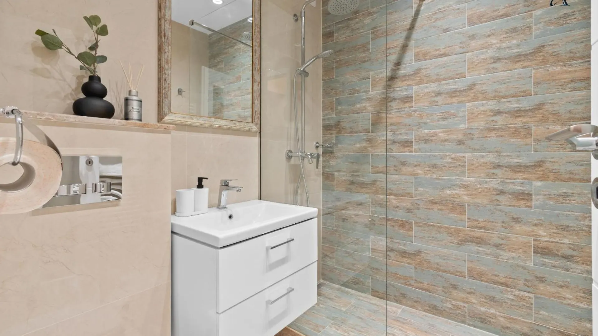 Apartment Rentforcomfort Penthouse Romana Bucharest Romania